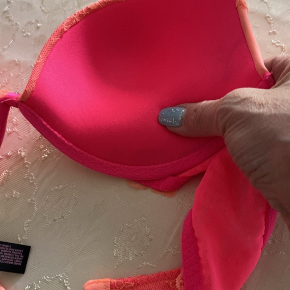 Victoria Secret Padded Demi Buste Coussing pink with rhinestones bra size 34B - Picture 12 of 16